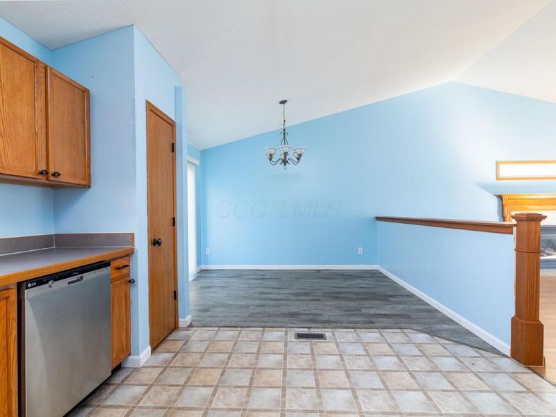 363 Belfair Drive , Galloway, OH 43119 Photo 11