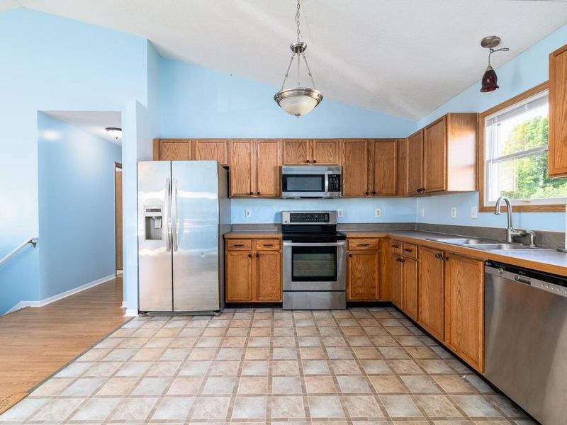 363 Belfair Drive , Galloway, OH 43119 Photo 13