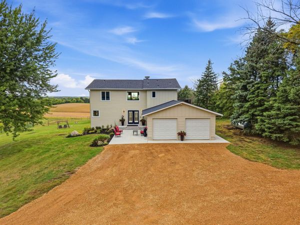 24750 Newport Avenue , Prior Lake, MN 55372