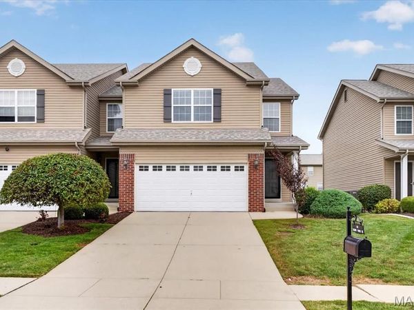 863 Harbor Woods Drive, Fairview Heights, IL 62208