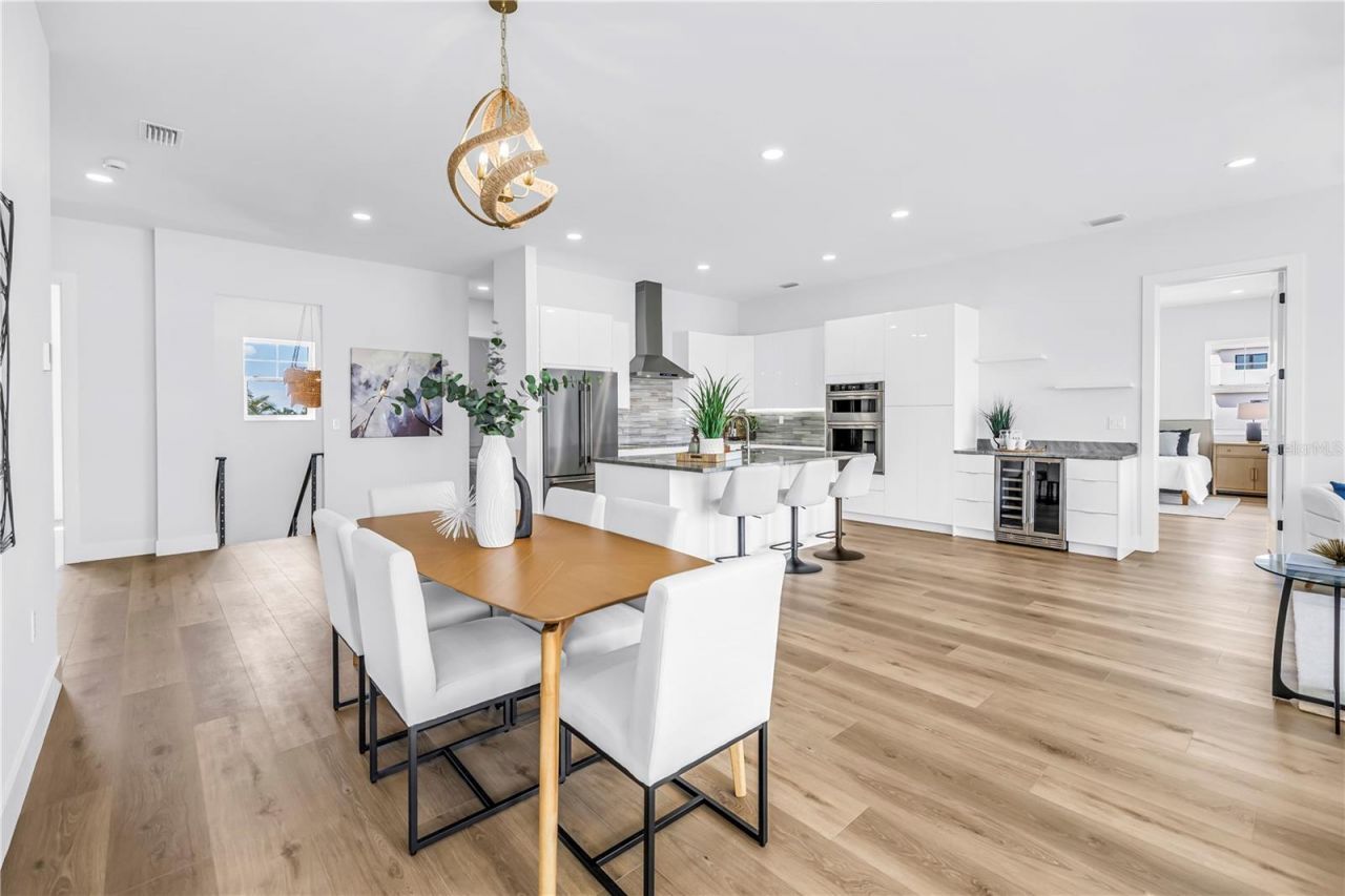7957 2nd Avenue S, Saint Petersburg, FL 33707 Photo