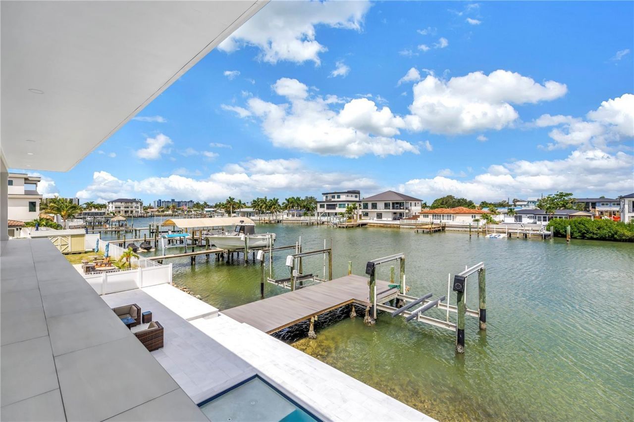 7957 2nd Avenue S, Saint Petersburg, FL 33707 Photo