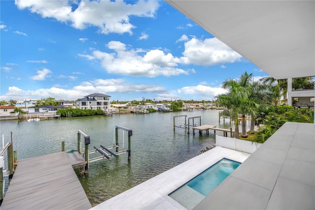 7957 2nd Avenue S, Saint Petersburg, FL 33707 Photo