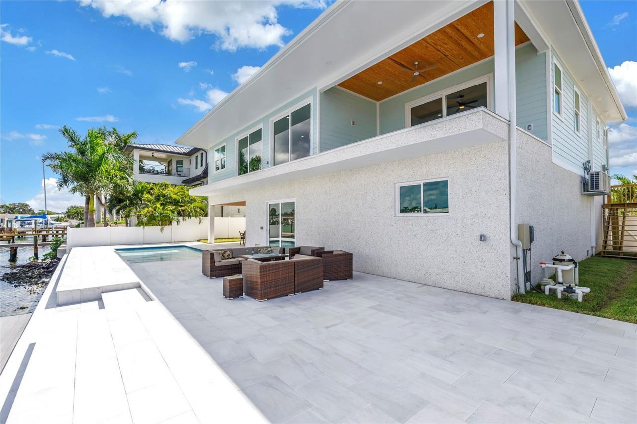 7957 2nd Avenue S, Saint Petersburg, FL 33707 Photo