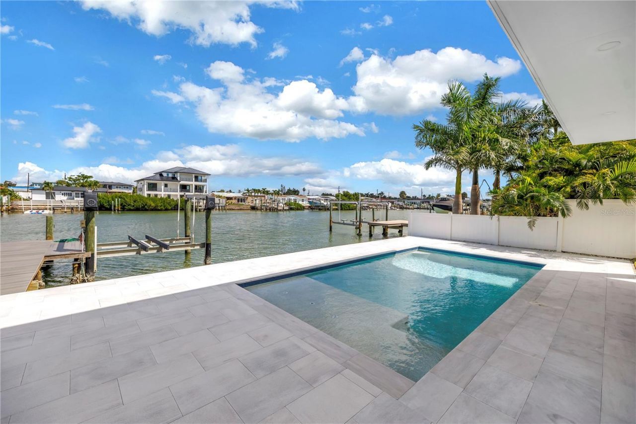 7957 2nd Avenue S, Saint Petersburg, FL 33707 Photo