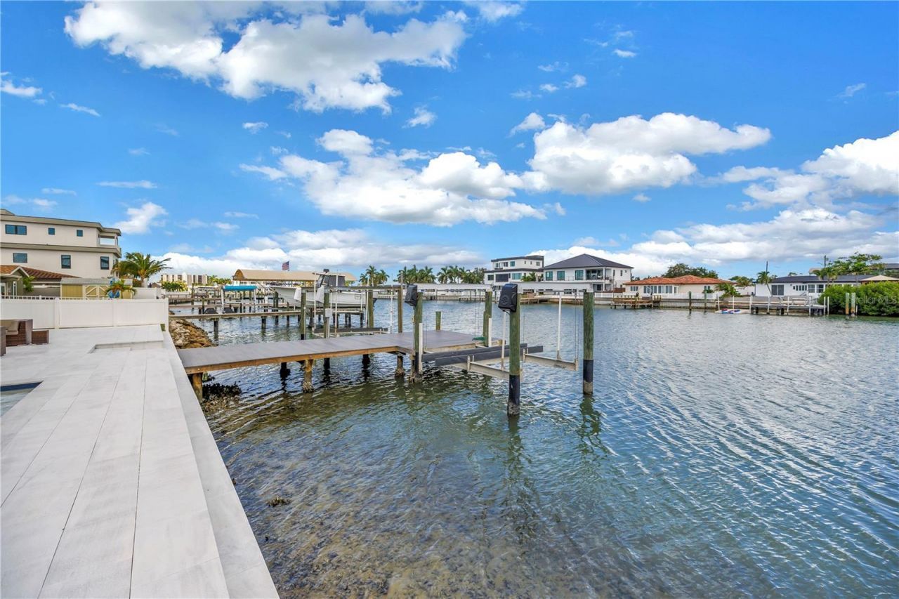 7957 2nd Avenue S, Saint Petersburg, FL 33707 Photo