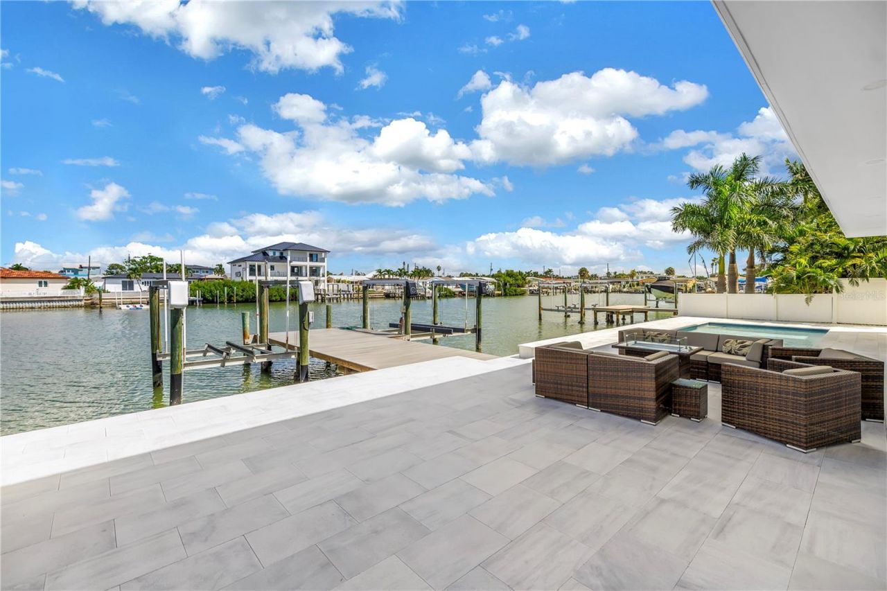 7957 2nd Avenue S, Saint Petersburg, FL 33707 Photo