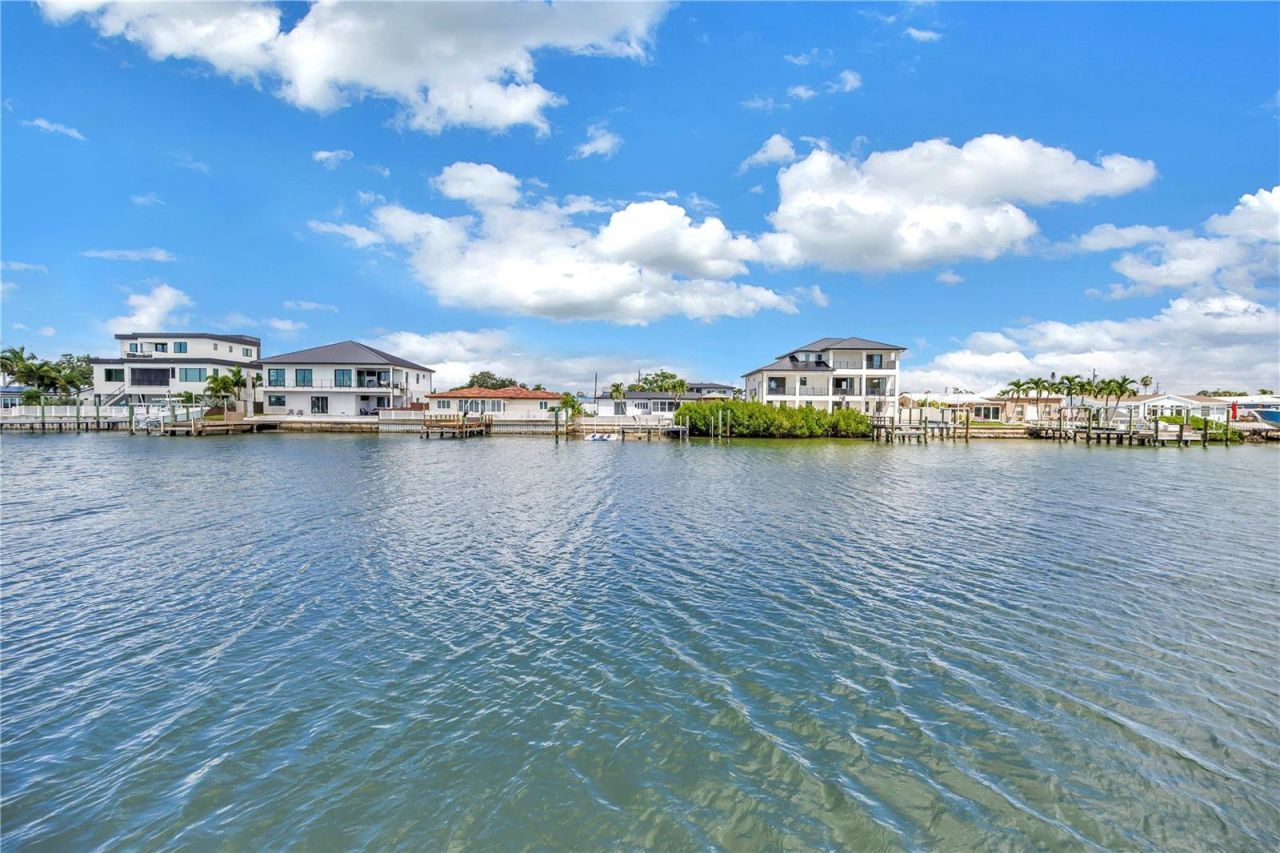 7957 2nd Avenue S, Saint Petersburg, FL 33707 Photo