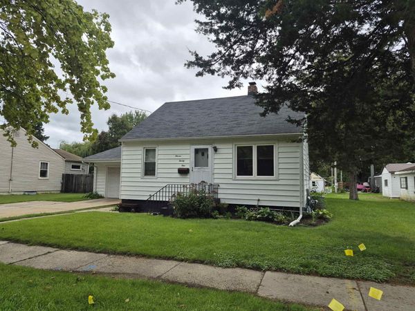 1121 Putnam Avenue, Janesville, WI 53546