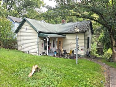 65 Cadiz Pike Road, Bridgeport, OH 43912