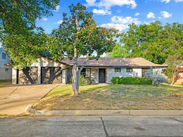 6920 Valhalla Road, Fort Worth, TX 76116