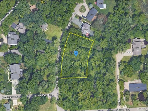 5555 Stanhope Street, West Bloomfield Township, Mi 48322