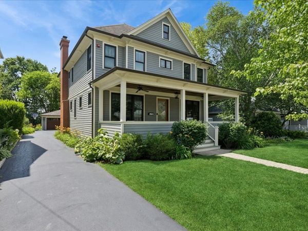 407 McKinley Avenue , Libertyville, IL 60048