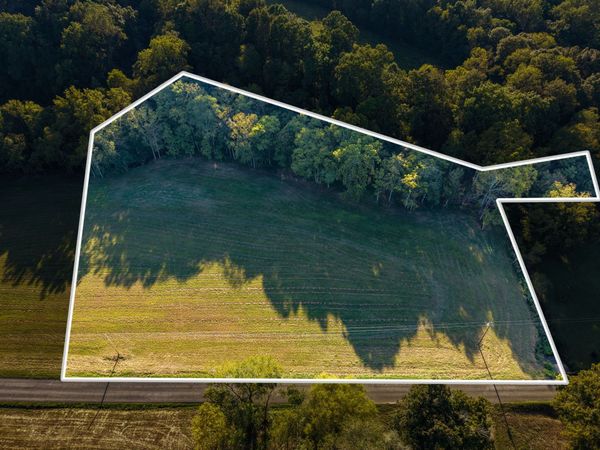 1 Shelter Branch , Charlotte, TN 37036