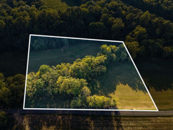 2 Shelter Branch , Charlotte, TN 37036