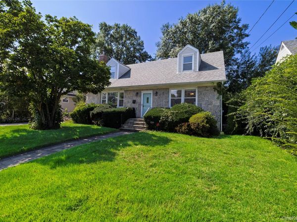 204 Pamlico Avenue , Uniondale, NY 11553
