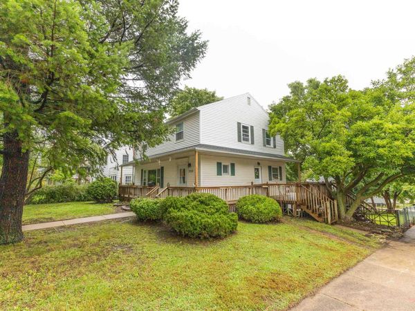 1122 Franklin Street, Cedar Falls, IA 50613