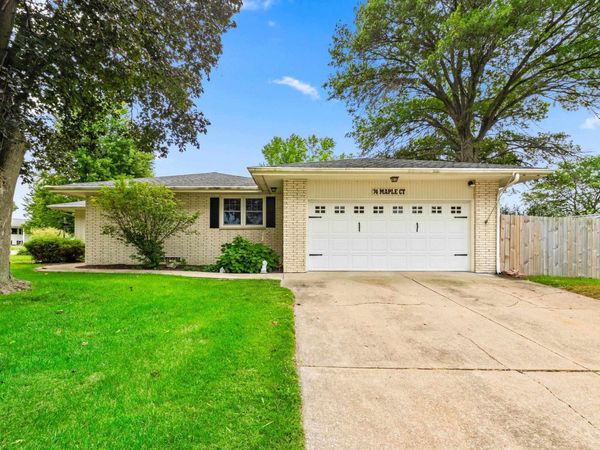 74 MAPLE Court, Galesburg, IL 61401