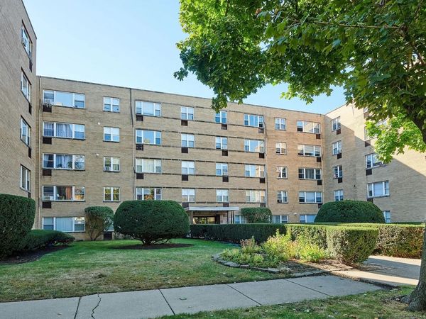 2115 W Farwell Avenue , Unit 202, Chicago, IL 60645