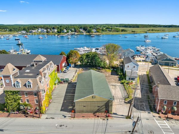 47 Water St, Newburyport, MA 01950