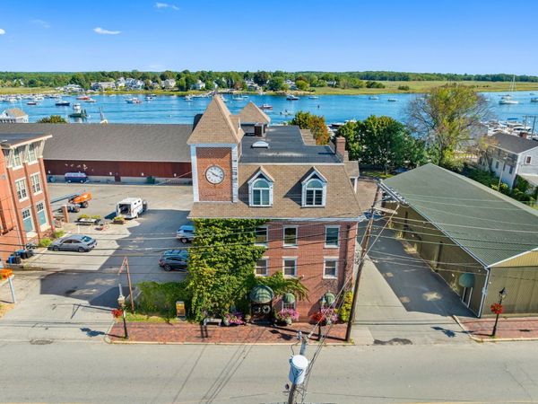 45 Water St, Newburyport, MA 01950