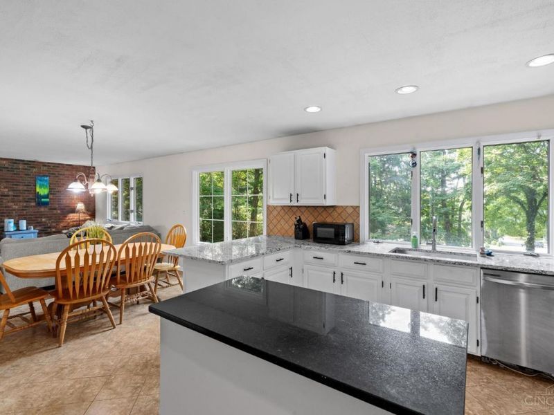 303 E Whipp Road, Washington Township, OH 45459 Photo 12