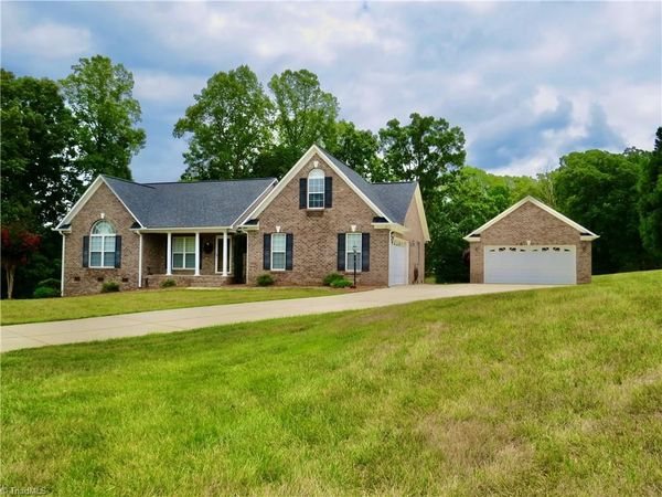 132 Feather Ridge Circle , Reidsville, NC 27320