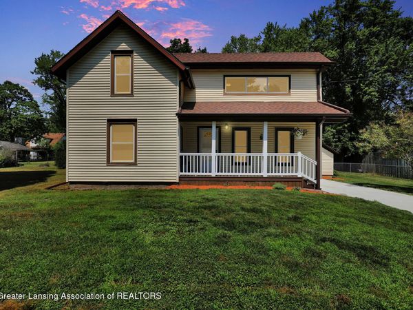 117 Fleming Street, Grand Ledge, MI 48837