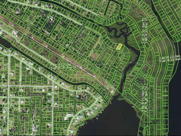 27562 SAN CARLOS DRIVE , PUNTA GORDA, FL 33983