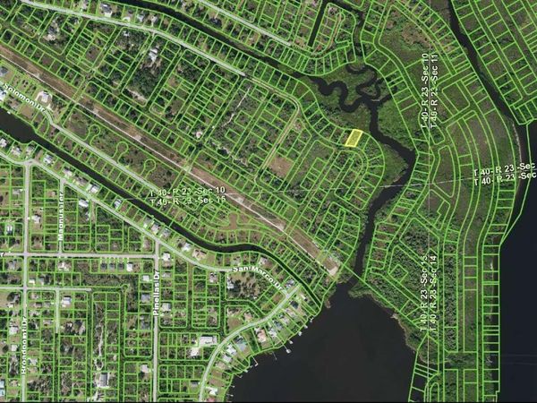27562 SAN CARLOS DRIVE , PUNTA GORDA, FL 33983