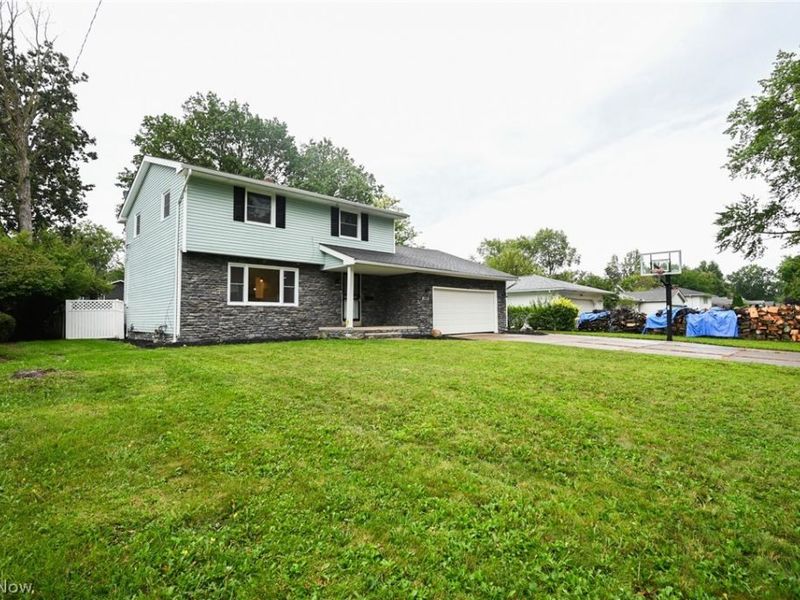 5207 Gargasz Drive, Lorain, OH 44053 Photo 2