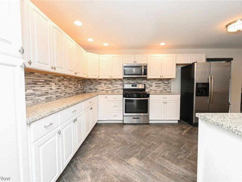 5207 Gargasz Drive, Lorain, OH 44053 Photo 8