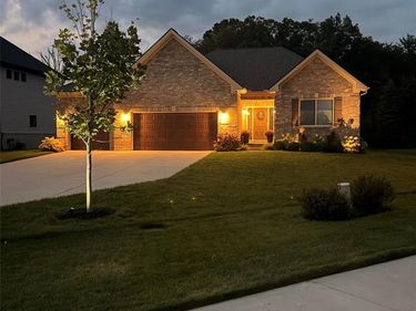 3073 Waldon Meadows Drive, Lake Orion Village, Mi 48359