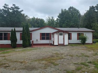 8940 Harmon Hill Road , Fredonia, NY 14063
