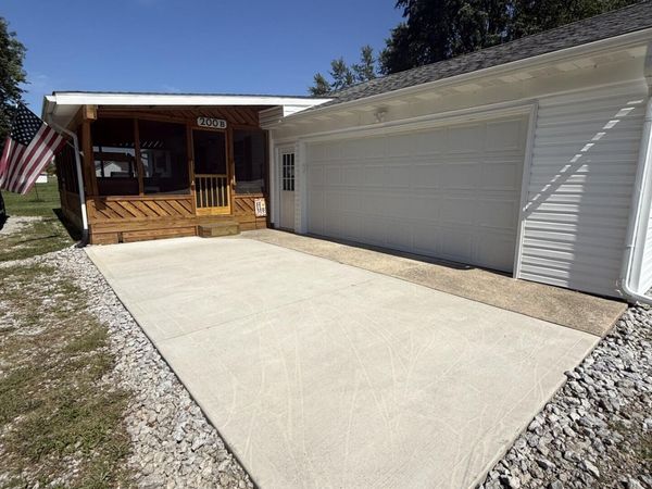 200 Chandler Avenue, Unit B, London, OH 43140