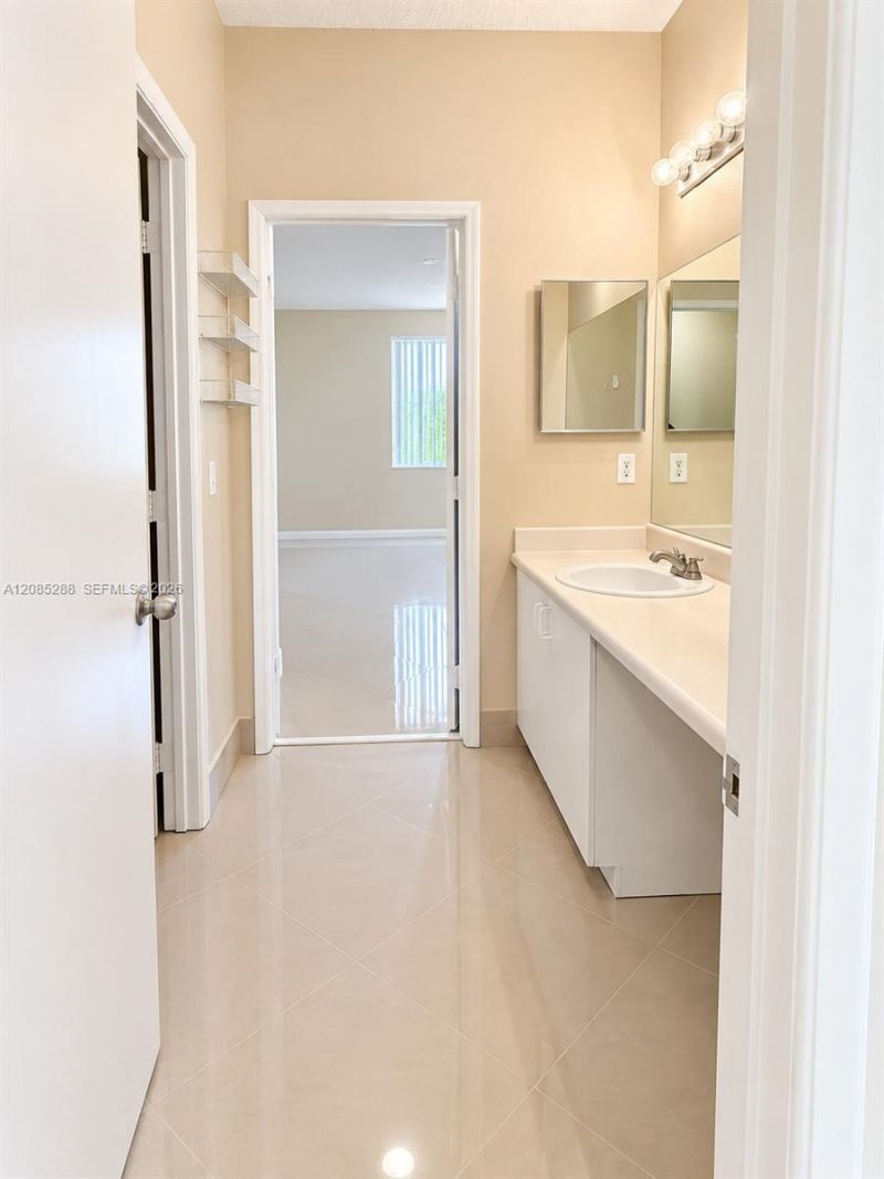 6976 SW 39th St, Unit G205, Davie, FL 33314 Photo
