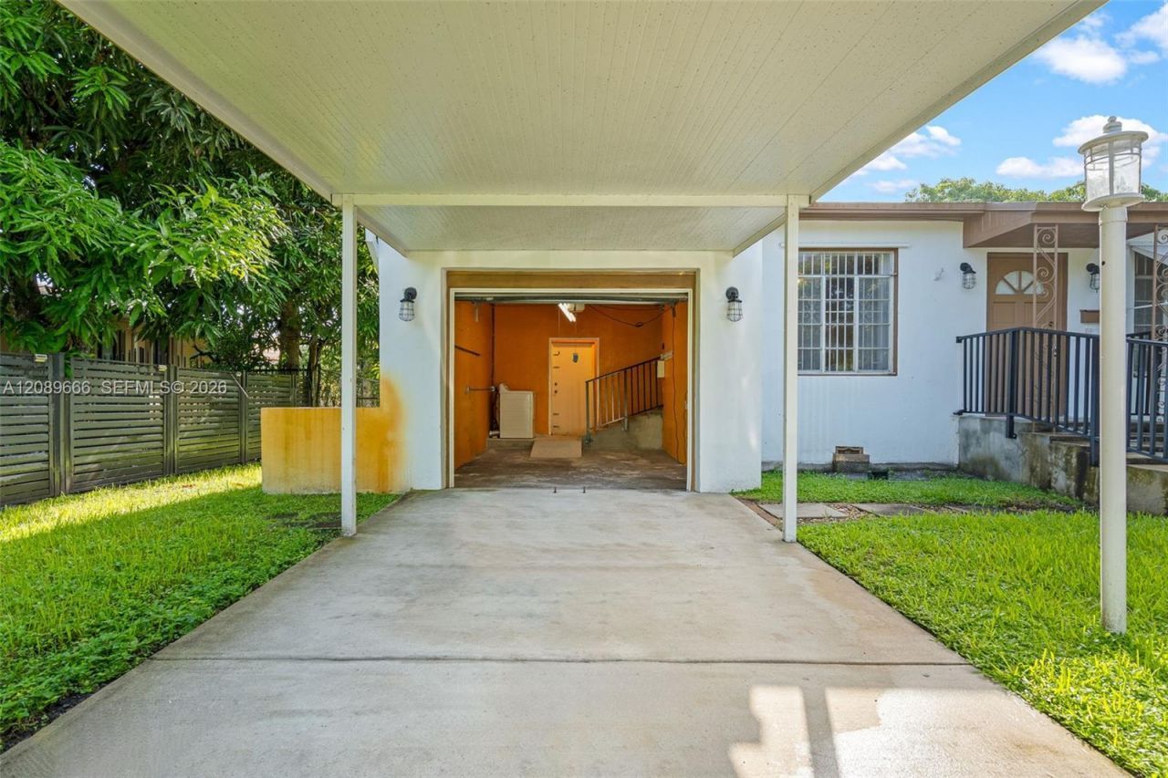 13145 NW 1st Ave, Miami, FL 33168 Photo