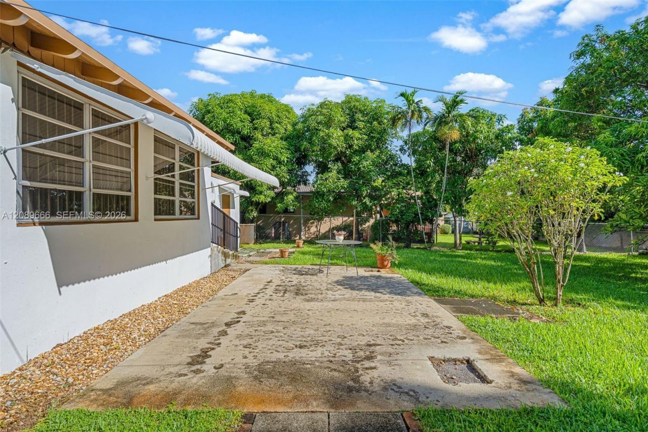 13145 NW 1st Ave, Miami, FL 33168 Photo