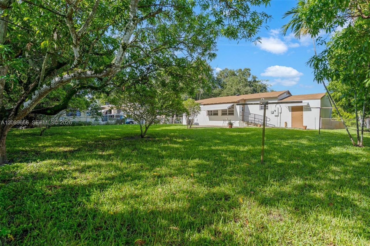 13145 NW 1st Ave, Miami, FL 33168 Photo