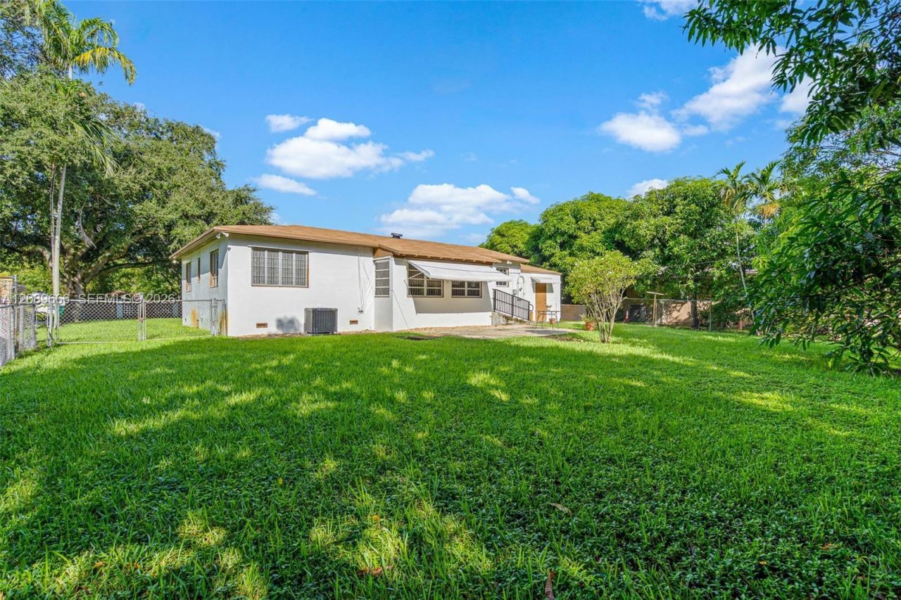 13145 NW 1st Ave, Miami, FL 33168 Photo