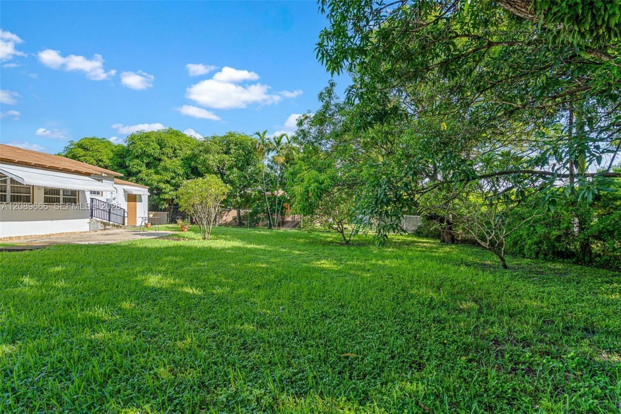 13145 NW 1st Ave, Miami, FL 33168 Photo