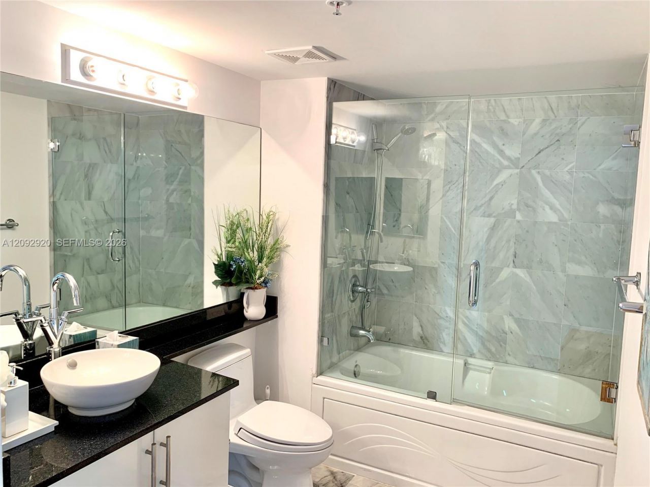 31 SE 5th St , Unit 2806, Miami, FL 33131 Photo