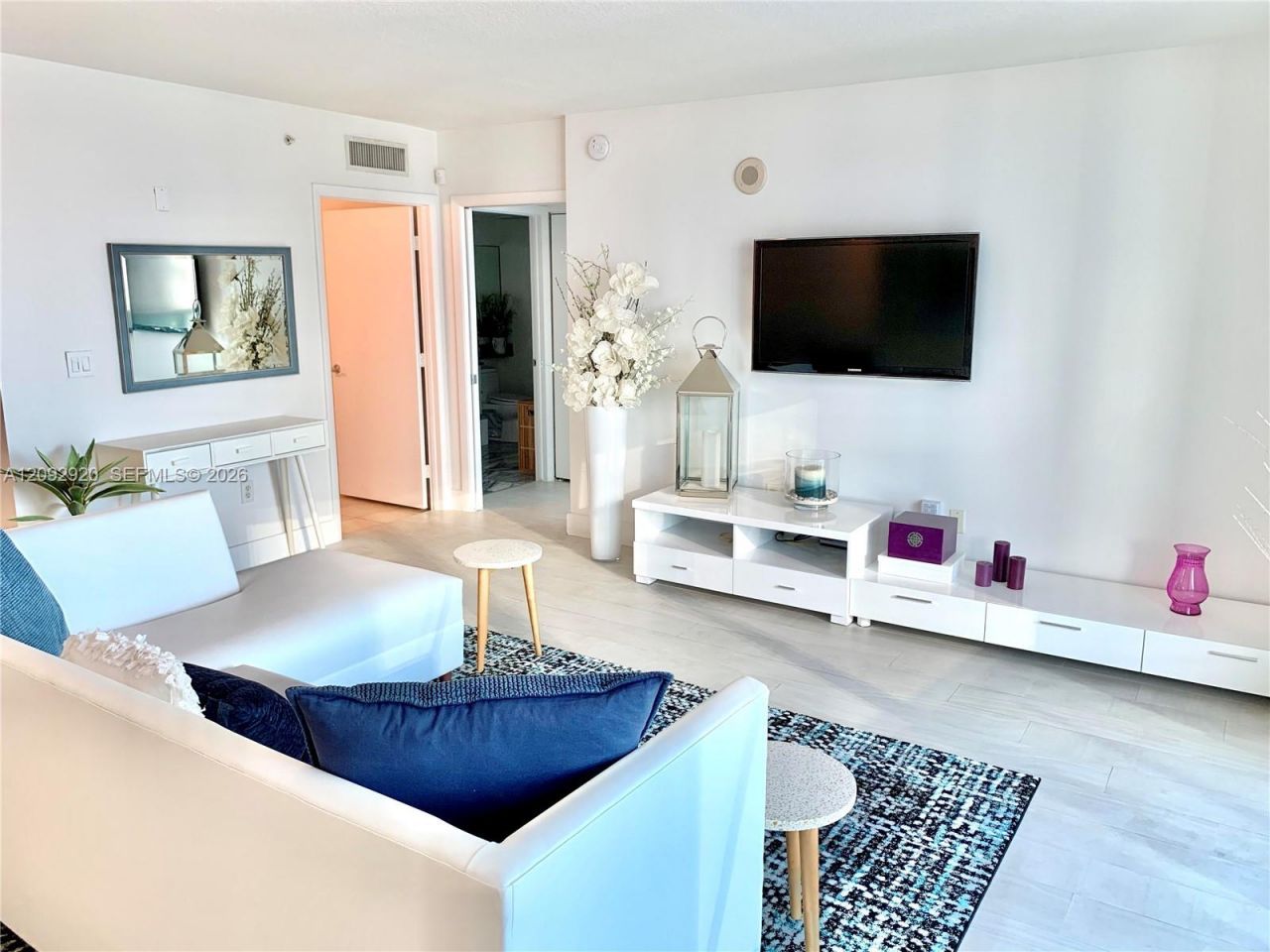 31 SE 5th St , Unit 2806, Miami, FL 33131 Photo