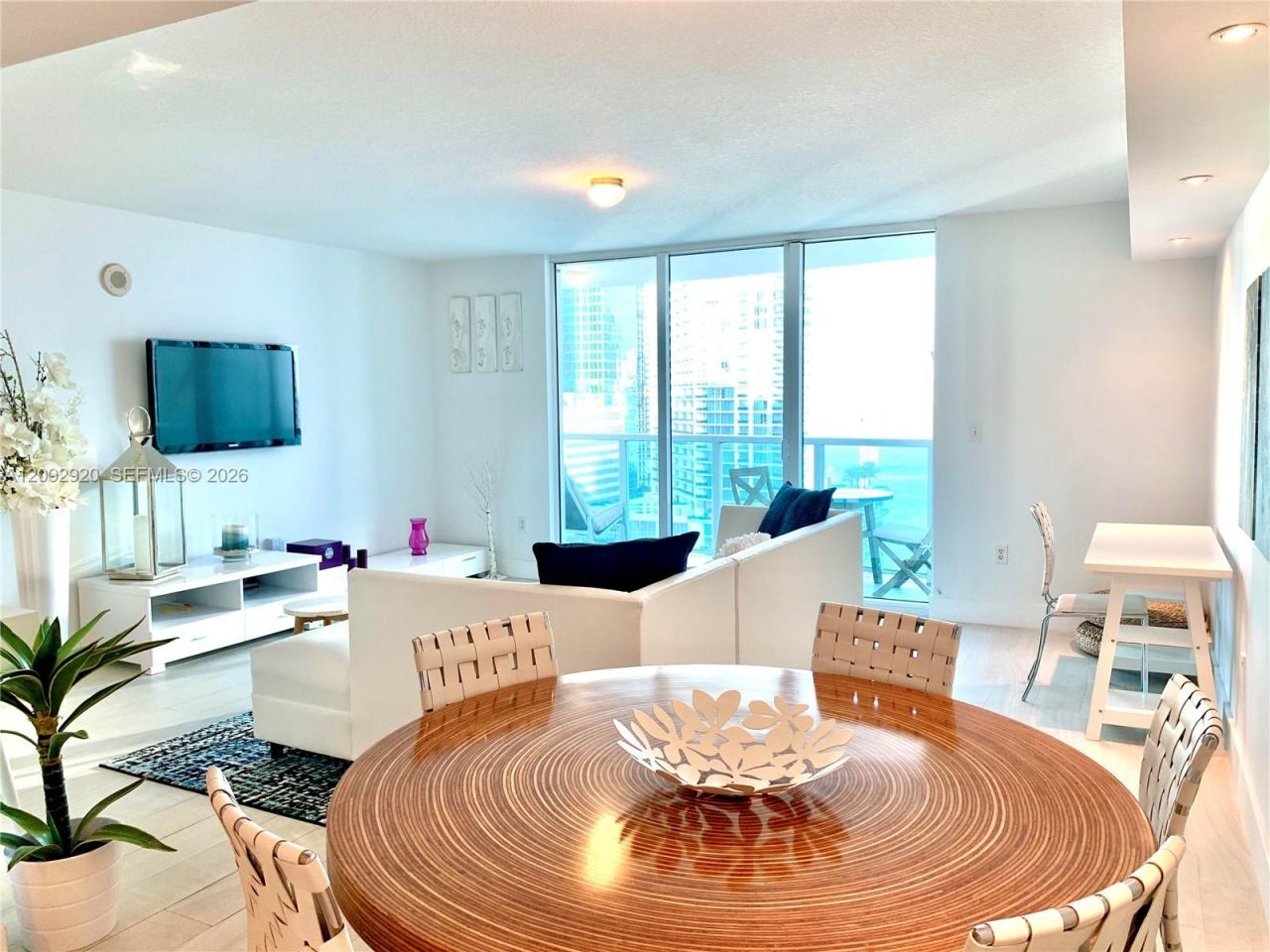 31 SE 5th St , Unit 2806, Miami, FL 33131 Photo