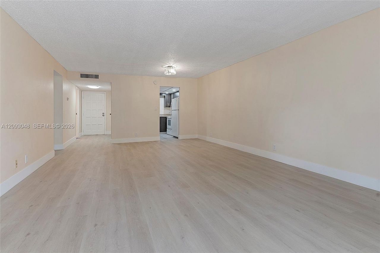 6001 N Falls Cir Dr , Unit 309, Lauderhill, FL 33319 Photo