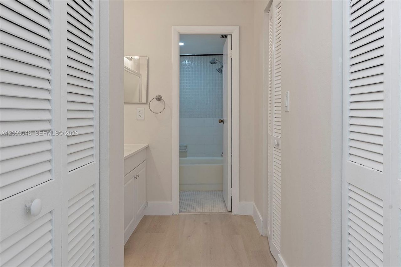 6001 N Falls Cir Dr , Unit 309, Lauderhill, FL 33319 Photo