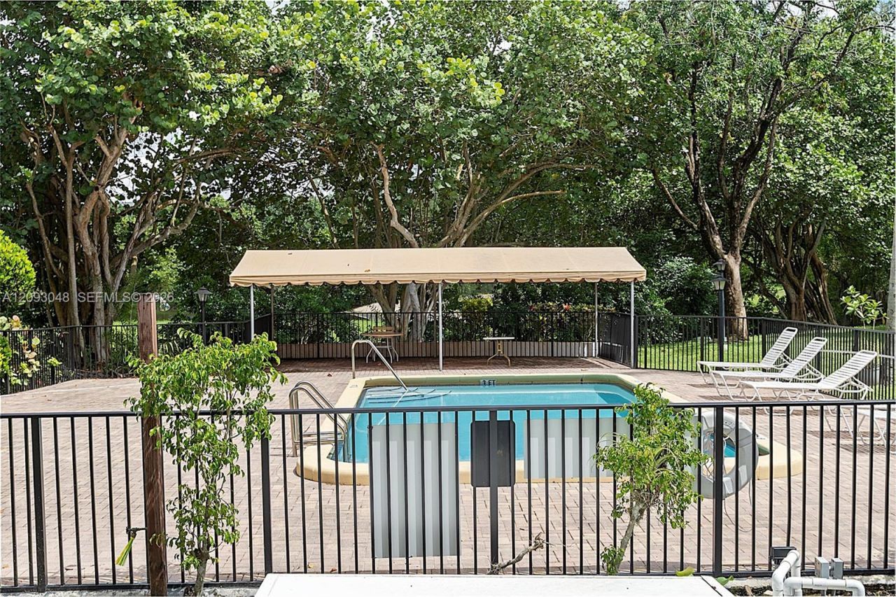 6001 N Falls Cir Dr , Unit 309, Lauderhill, FL 33319 Photo