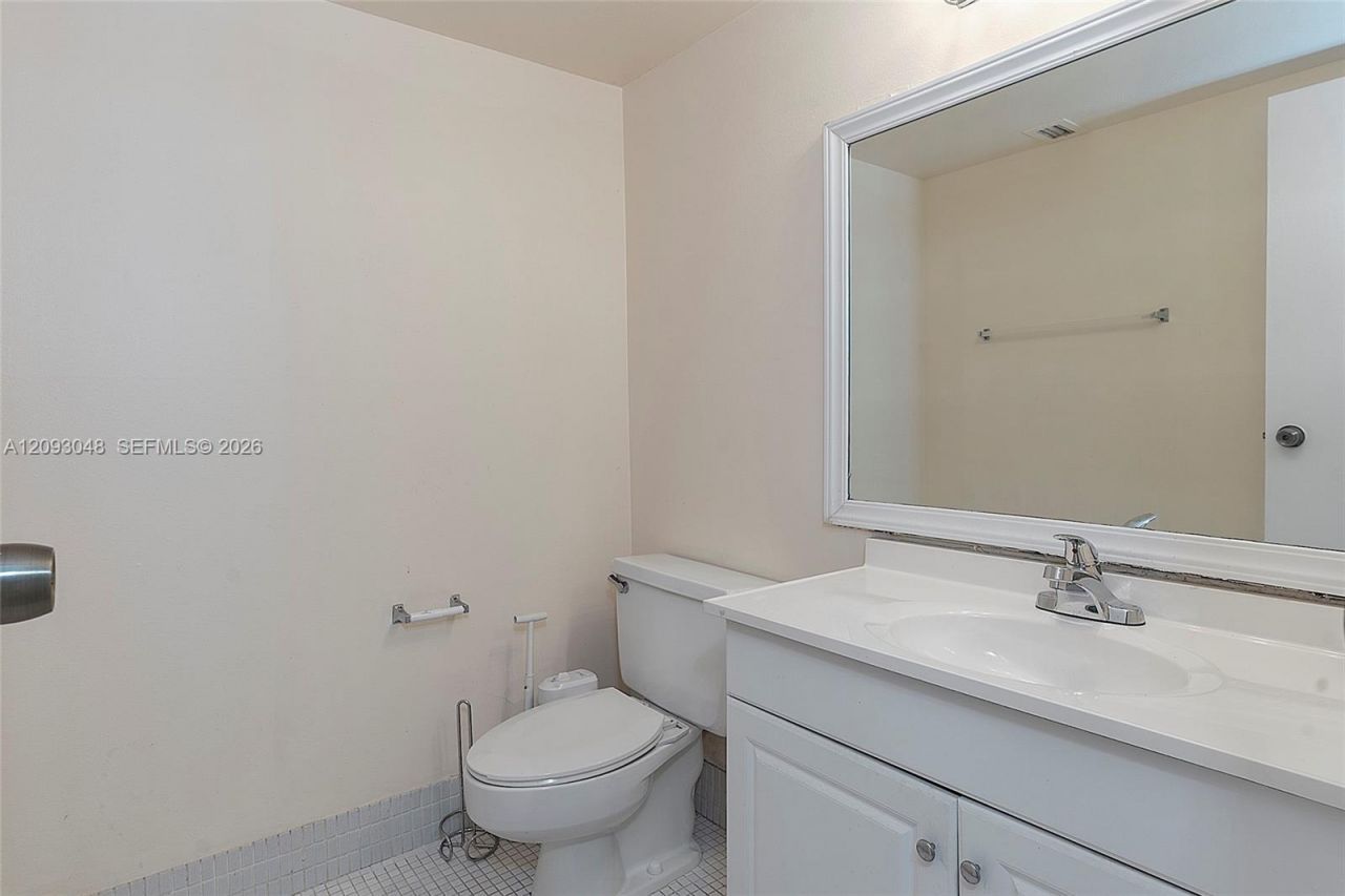 6001 N Falls Cir Dr , Unit 309, Lauderhill, FL 33319 Photo