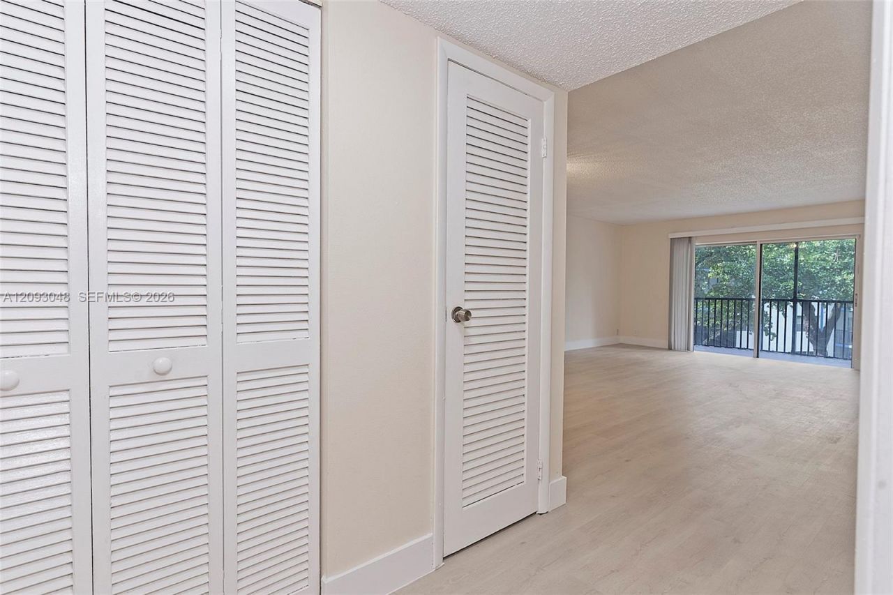 6001 N Falls Cir Dr , Unit 309, Lauderhill, FL 33319 Photo