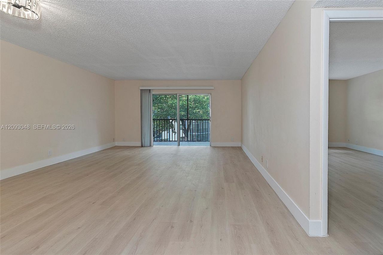 6001 N Falls Cir Dr , Unit 309, Lauderhill, FL 33319 Photo
